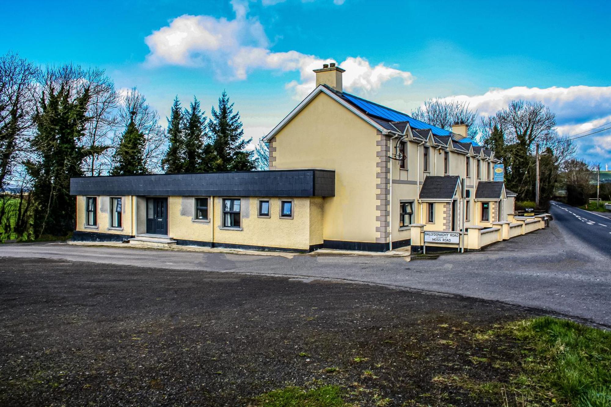 The Coach Inn Strabane Exteriör bild