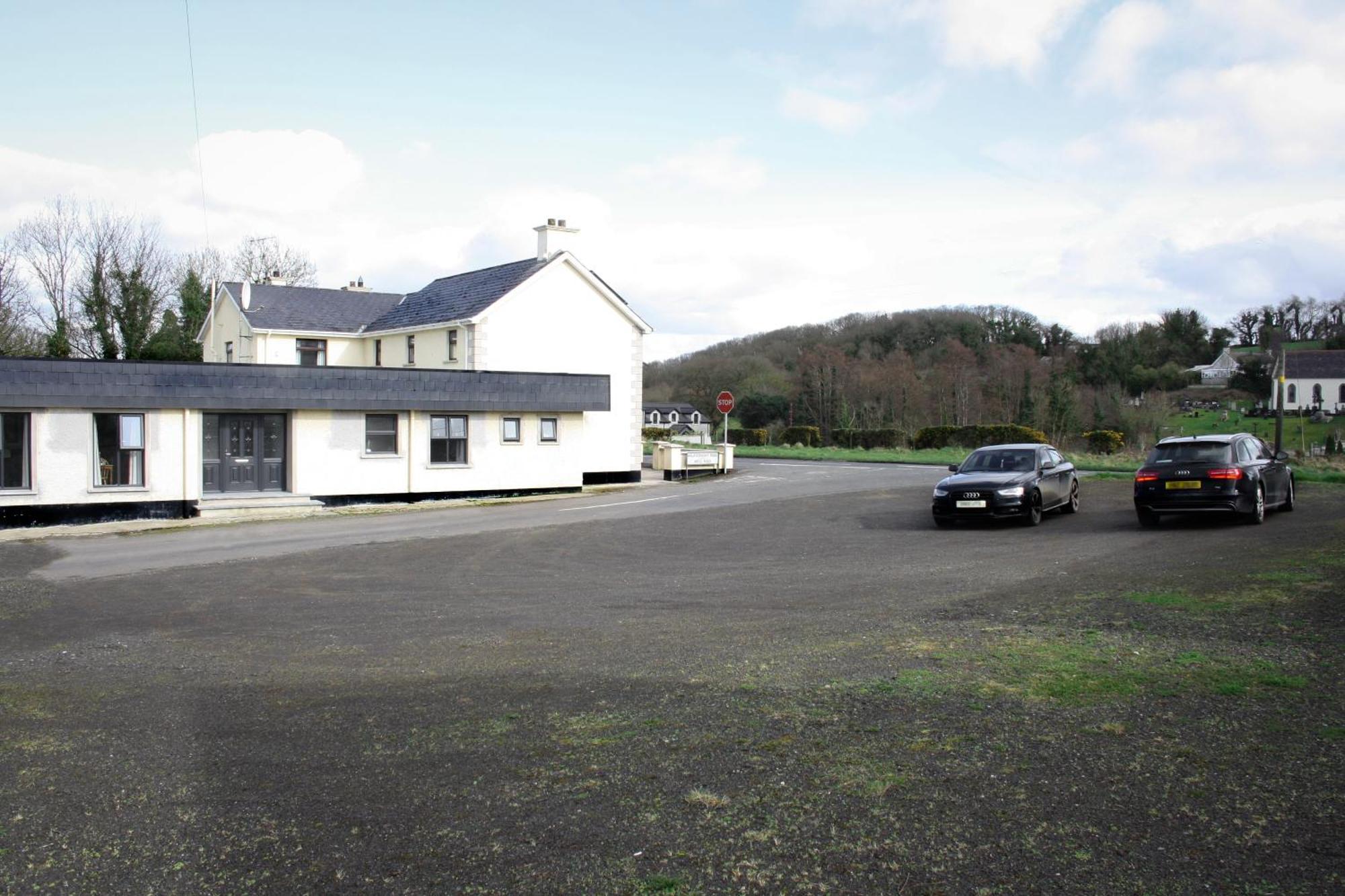 The Coach Inn Strabane Exteriör bild